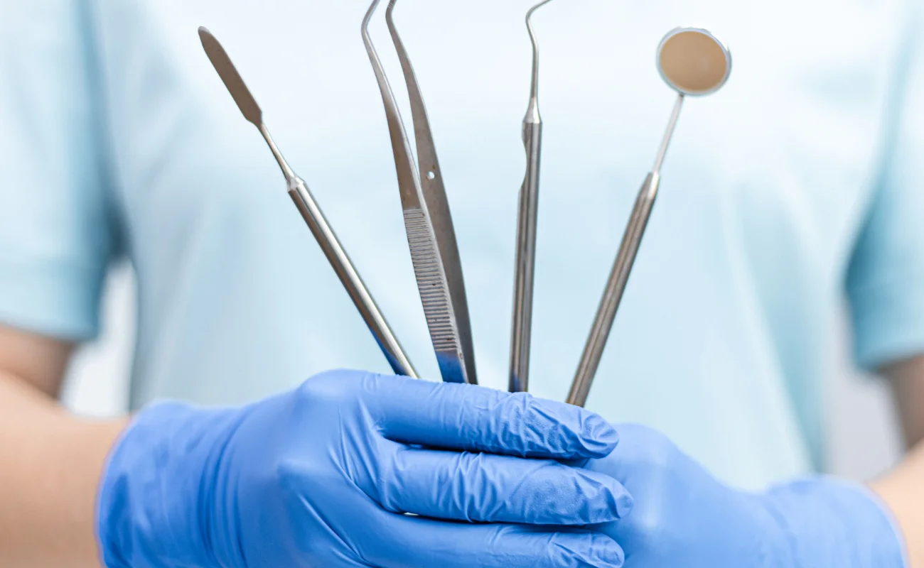 Implantologia dentale a Modena: guida pratica per scegliere il percorso giusto