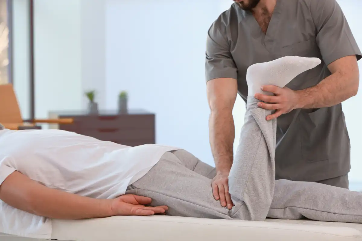 Fisioterapia per il linfedema degli arti inferiori a Modica: percorso clinico, tecniche e autogestione