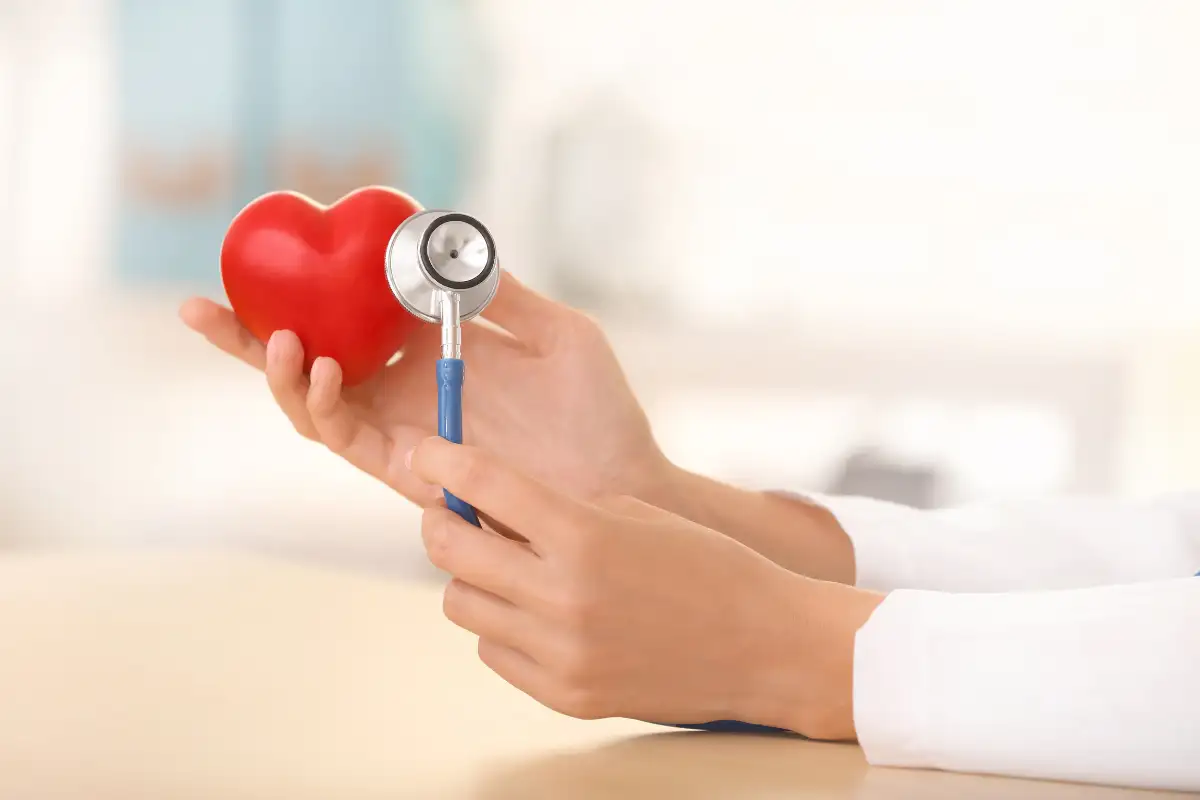 Cardiologo per scompenso cardiaco a Trani: guida pratica a segnali, esami e follow-up