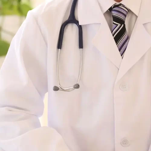 Guida alla scelta di un chirurgo plastico per interventi estetici nel centro di Como: metodo, sicurezza e percorso con il Dott. Dario Ioppolo