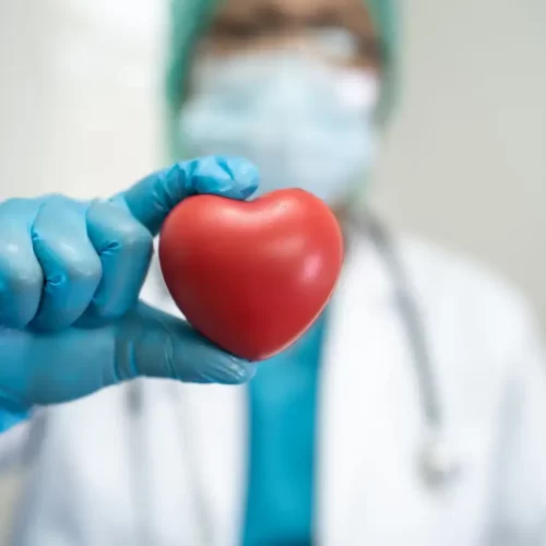 Stenosi aortica a Torino: guida essenziale con il Dott. Riccardo Casabona