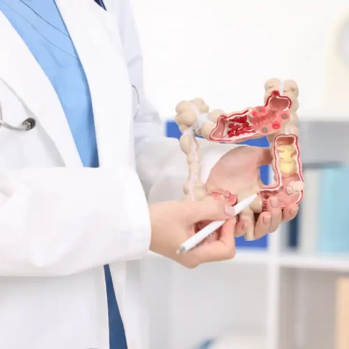 Quando rivolgersi a una gastroenterologa a Oristano: segnali, esami e percorso con la Dott.ssa Maria Laura Ponti