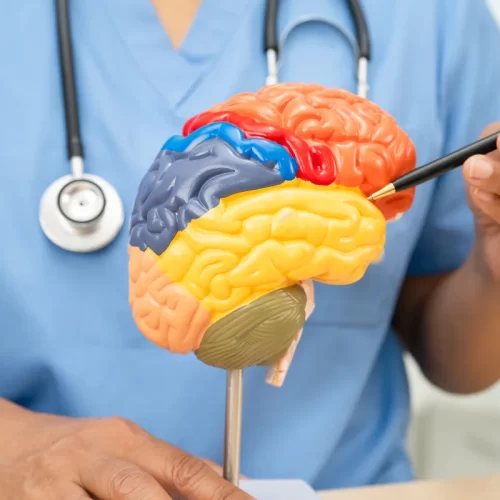 Neurochirurgo per il trattamento delle dipendenze a Bari: il ruolo del Dott. Roberto Settembre nella neuromodulazione