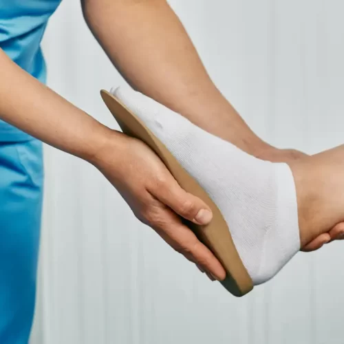 Terapia per le patologie della spalla a Bari: orientarsi con l’approccio del Prof. Vito Pesce