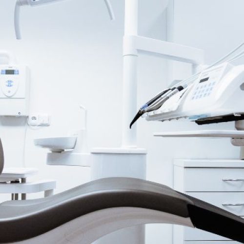 Chirurgia odontostomatologica ad Avellino: quando è necessaria e come scegliere il giusto specialista